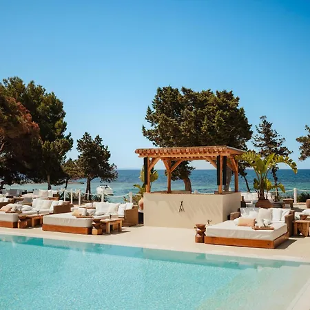 Готель Me Ibiza - The Leading Of The World
