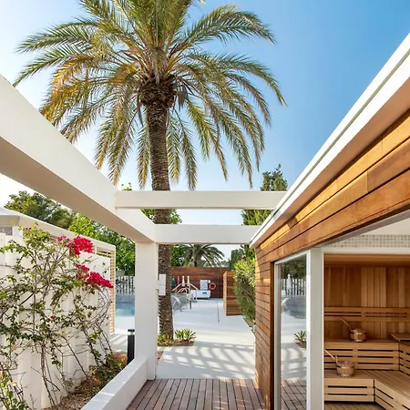 Me Ibiza - The Leading Of The World Santa Eularia des Riu