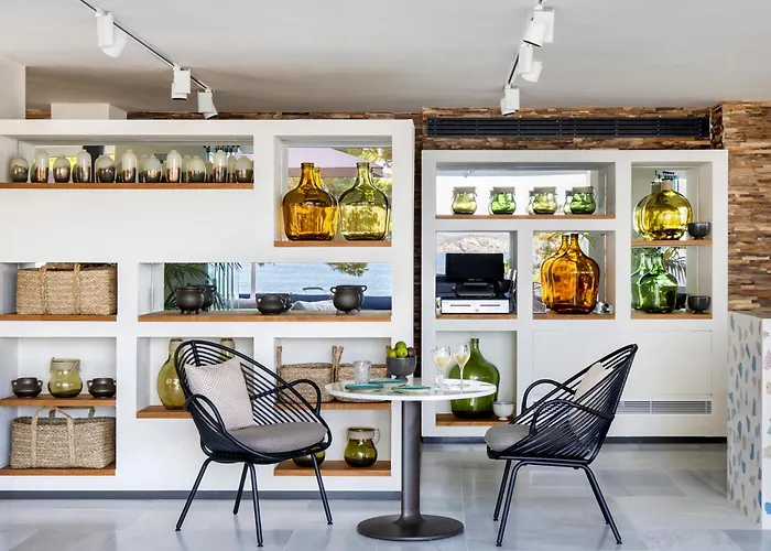 Me Ibiza - The Leading Of The World 圣埃乌拉利亚