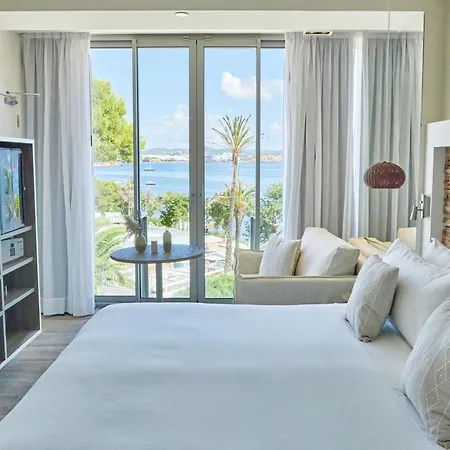 Me Ibiza - The Leading Of The World 5* Santa Eularia des Riu